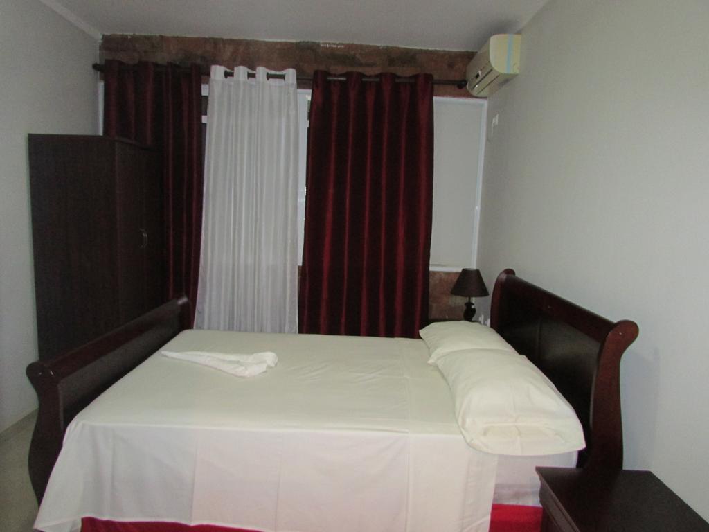 Residencial Girassol, Lda Bed & Breakfast Sao Filipe Bagian luar foto